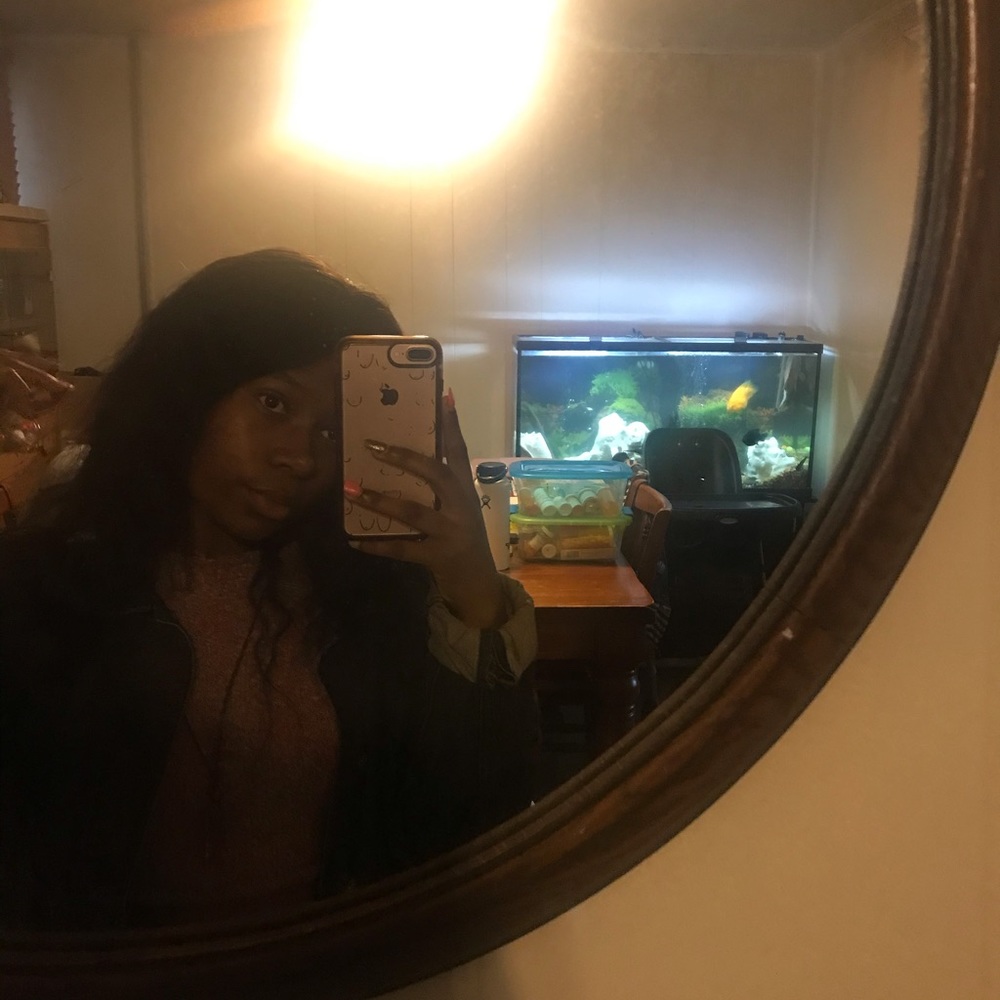 Meet your Posher, Dominique